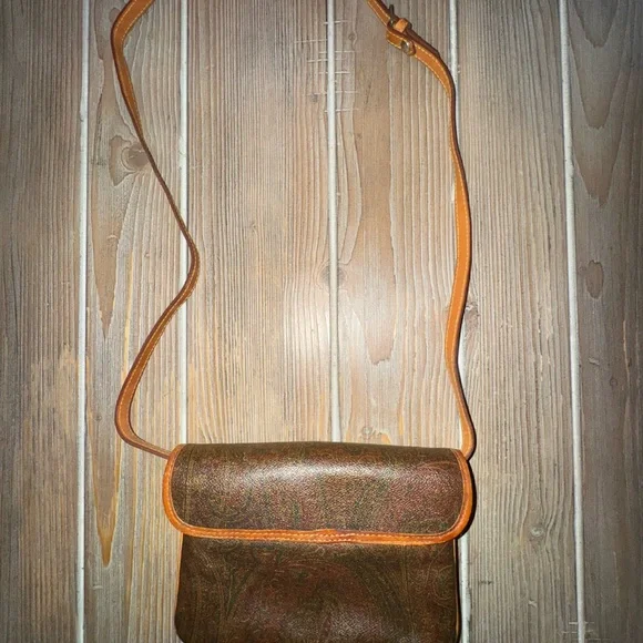 Etro Milano Crossbody Bag with wallet features inside and Gold hardware - Picture 17 of 17